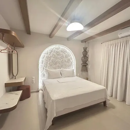 Argo Luxury Aparthotel Milína